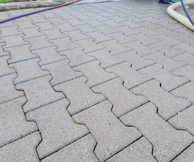 Bild eines saubern Steinbodens nach der Reinigung