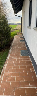 Steinfliesenweg nach der Reinigung