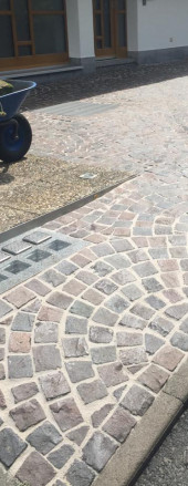 Bild eines Steinbodens nach der Fugensanierung